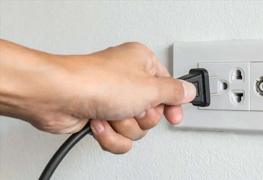 Rút điện sau 5 phút rồi kiểm tra lại